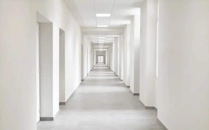 Liminal Space Meaning: The Psychology of In-Between thumbnail